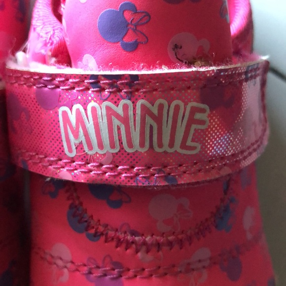 Light up Minnie sneakers. Size 11 - Picture 4 of 5